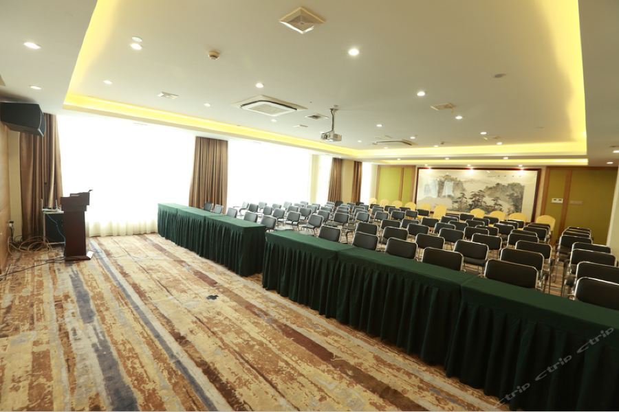 Hotel Hanting Waigaoqiao Free Trade Zone Wuzhou Avenue 3*
